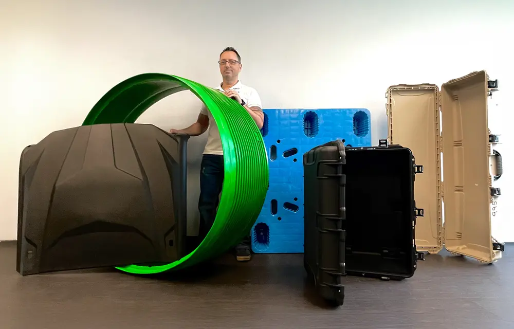 Divers produits plastiques moulés par injection chez Plastique Age – grande capacité de production au Québec